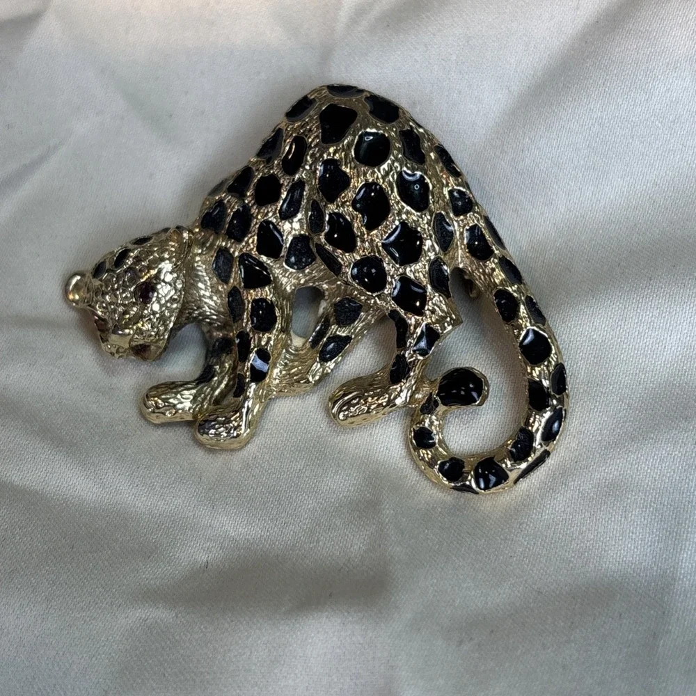 Vtg Park Lane Gold Tone & Enamel Cheetah Jaguar Leopard Pin Pendant ~ Book Piece